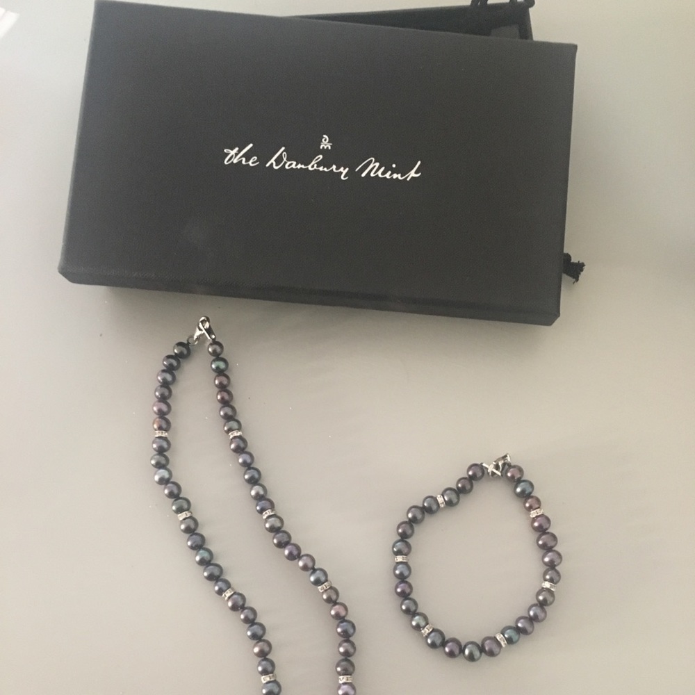 The Danbury Mint-  pearl Necklace & Bracelet